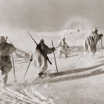 Бойцы-лыжники_направляются_на_задание._1943_г.